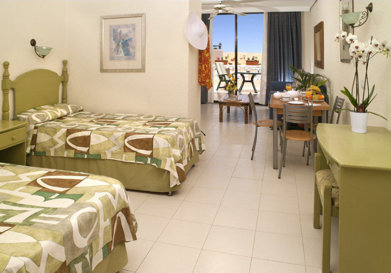 Paradise Court Aparthotel 아데제 외부 사진