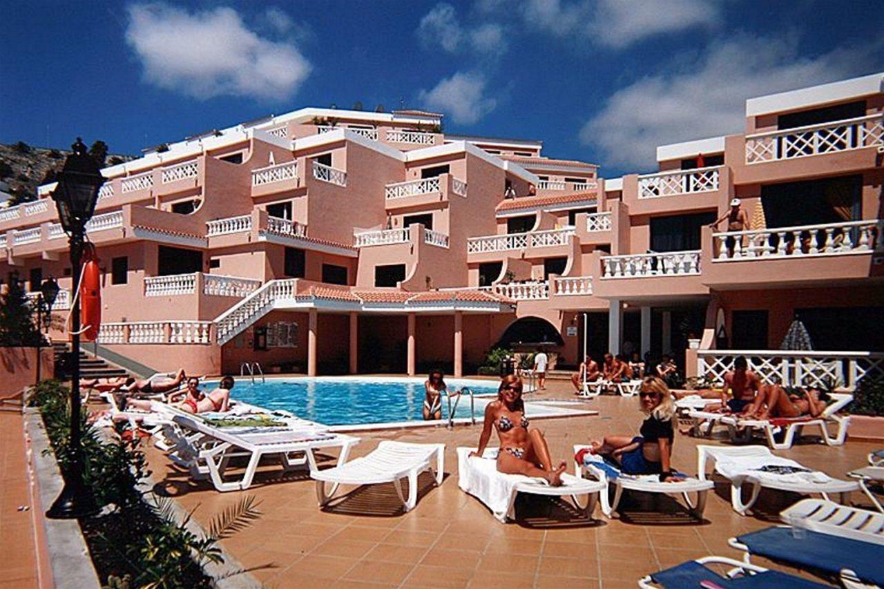 Paradise Court Aparthotel 아데제 외부 사진